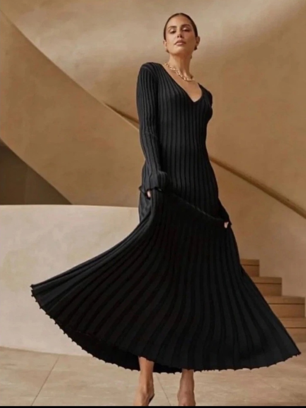 DISSH Black V-Neck Ribbed Pleated Maxi Dress
